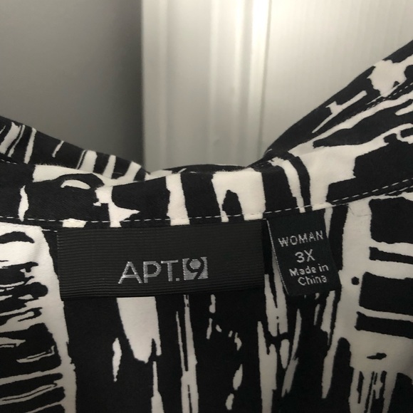 Plus Size Sleeveless Shirt - Picture 2 of 3